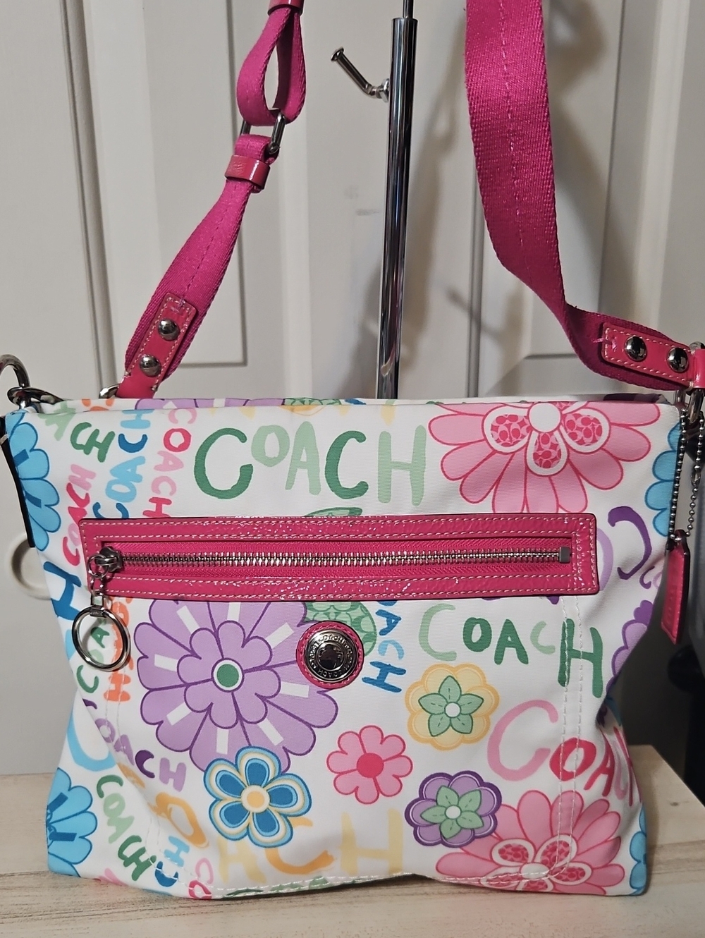 Coach EUC Daisy Multicolor Floral Crossbody